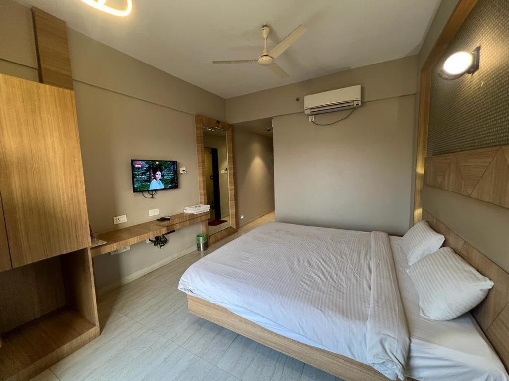 Hotel Shahi Executive Malkapur  外观 照片